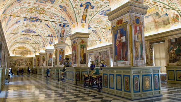 THE SISTINE HALL OF THE VATICAN LIBRARY