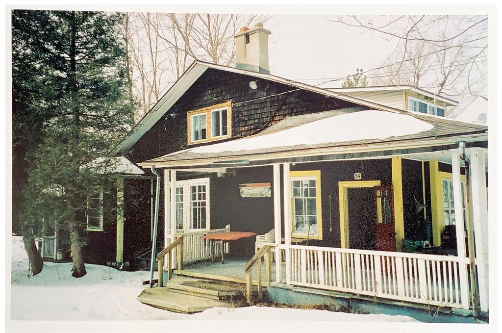 1953-family-home-in-canada.jpeg