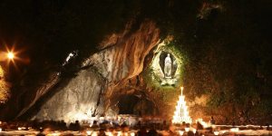 Cuando la Virgen María se aparece a sus hijos