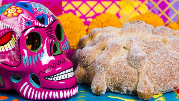 PAN DE MUERTOS
