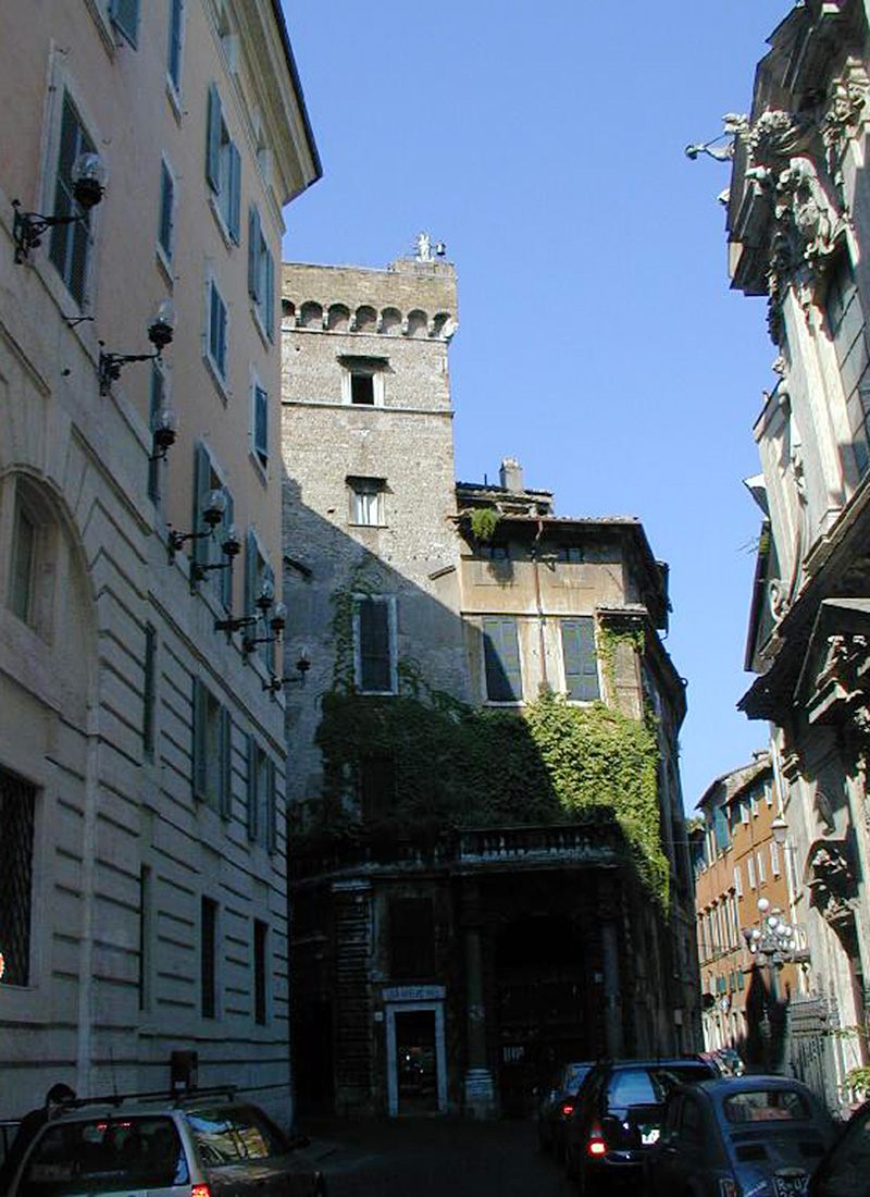 DELLA SCIMMIA