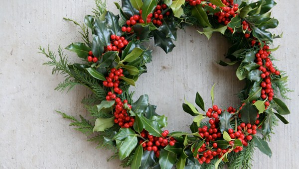 HOLLY WREATH