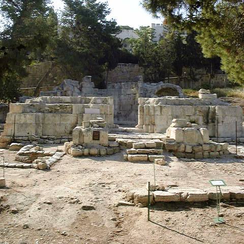 emmaus_nicopolis_basilique.jpg