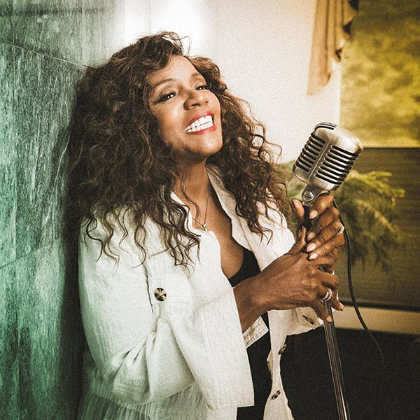 GLORIA GAYNOR
