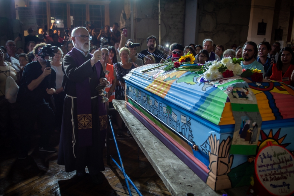 web-chile-priest-funeral-mariano-puga-03-camila-gonzalez-iglesia-de-santiago.jpg