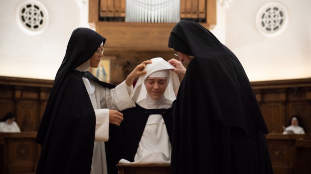 Monja dominica profesión religiosa
