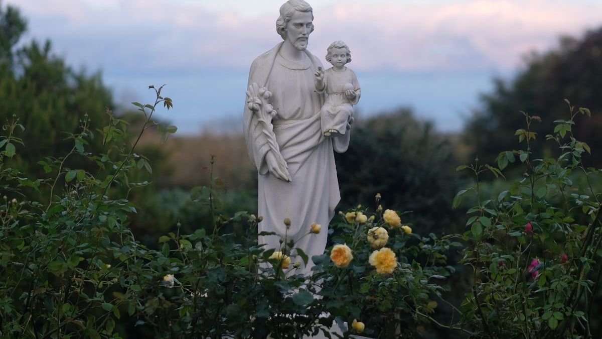 Statue-of-saint-joseph