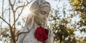 ¿Consagrar un país o una ciudad a la Virgen qué significa?