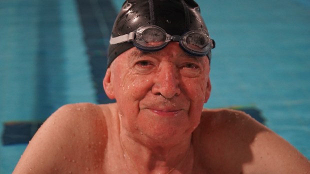Geraldo Morujão en la piscina