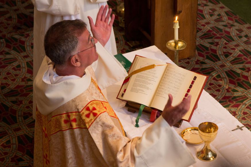 web-priest-pray-mass-liturgy-fr-lawrence-lew-o-p-cc.jpg