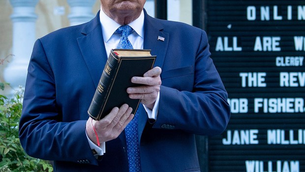 DONALD TRUMP