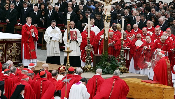 Corner Item Image - 8 de abril de 2005: el último adiós a Juan Pablo II situó a Roma en el centro del mundo