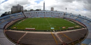 El mítico Estadio Centenario (Uruguay) también supo ser “templo de Dios”