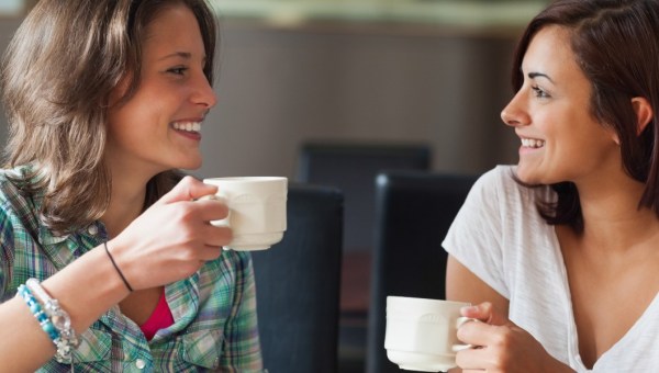 CONFIDENCES ENTRE DEUX AMIES