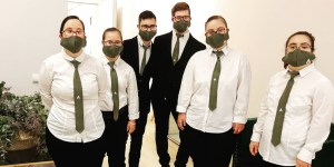 Su hijo le anima a fundar una agencia de azafatas con síndrome de Down