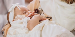 Las “promesas” del diablo que rechazamos en el bautismo