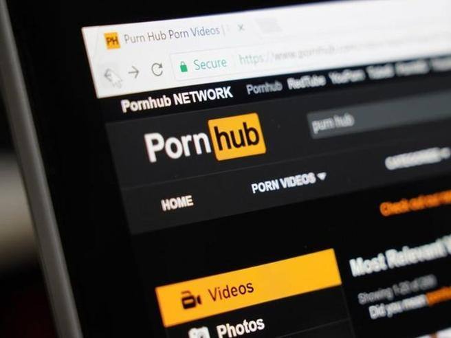 PORNHUB