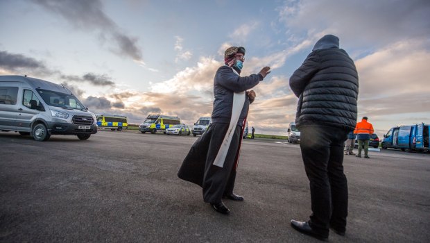 POMOC POLAKÓW DLA KIEROWCÓW NA LOTNISKU MANSTON