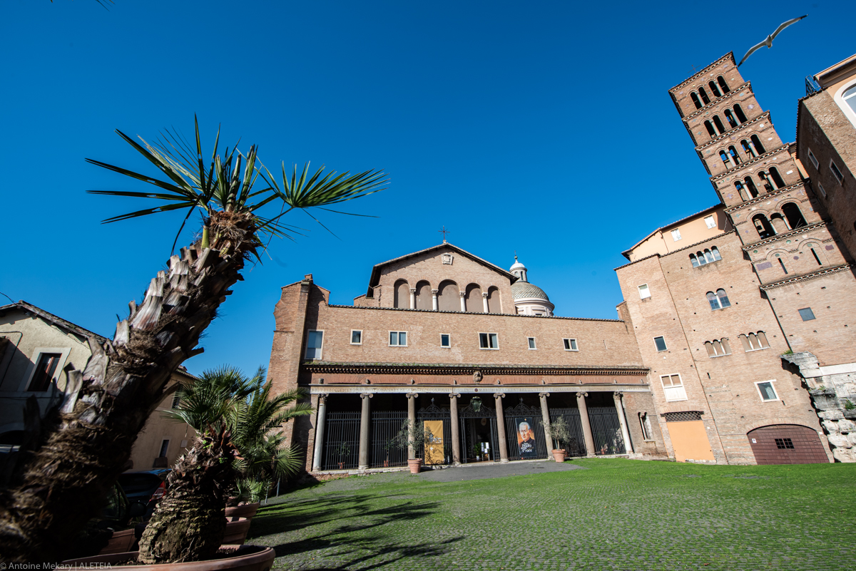 WEB2-Basilica-Santi-Giovanni-e-Paolo-Antoine-Mekary-ALETEIA-AM_4263.jpg