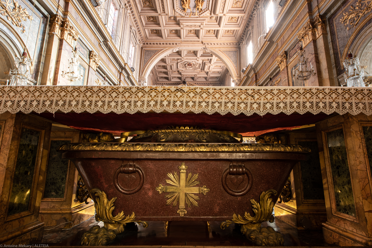 WEB2-Basilica-Santi-Giovanni-e-Paolo-Antoine-Mekary-ALETEIA-AM_4295.jpg