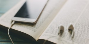 Terminé la Biblia en un año con estos excepcionales podcasts