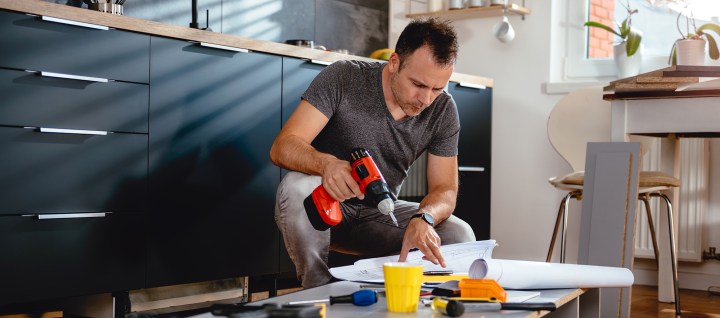 WEB3-MAN-WORK-HOME-TOOLS-BUILD-REPAIR-shutterstock_1139185805.jpg