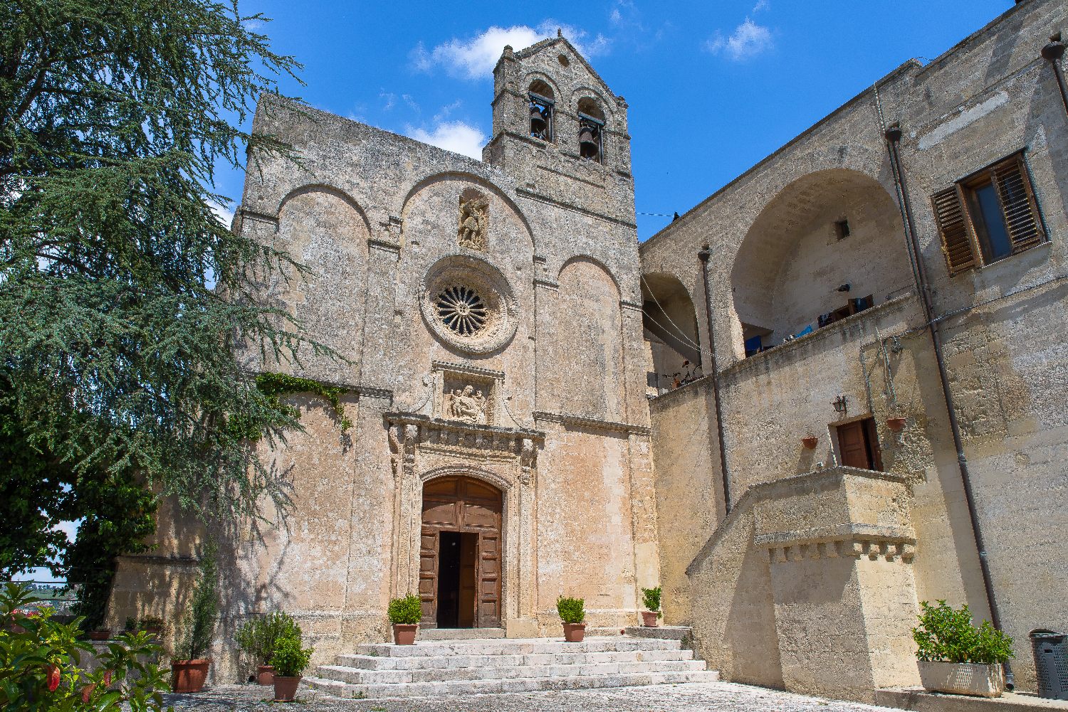 Las espectaculares Iglesias Rupestres de la ciudad de Matera en Italia