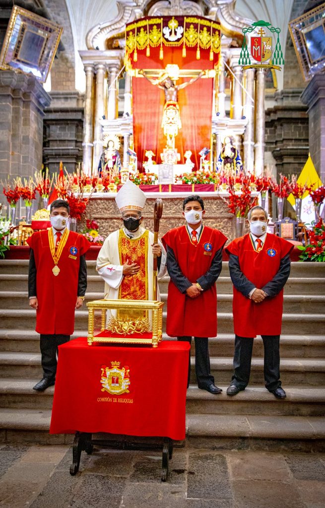 WEB-CORONA-SENOR-DE-LOS-TEMB-LORES-PERU-001-Iglesia.org_.pe_.jpeg