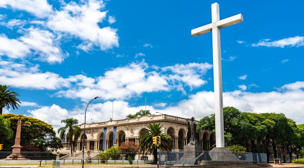 TRES CRUCES