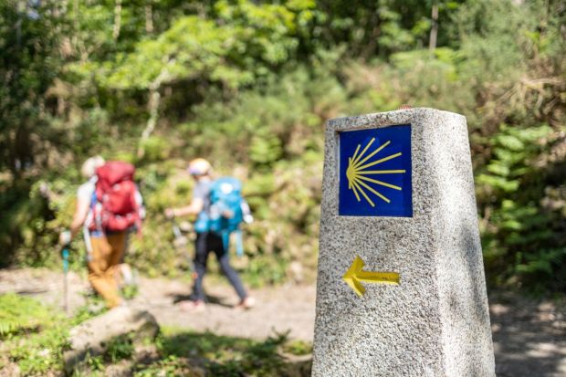 familia en camino de santiago