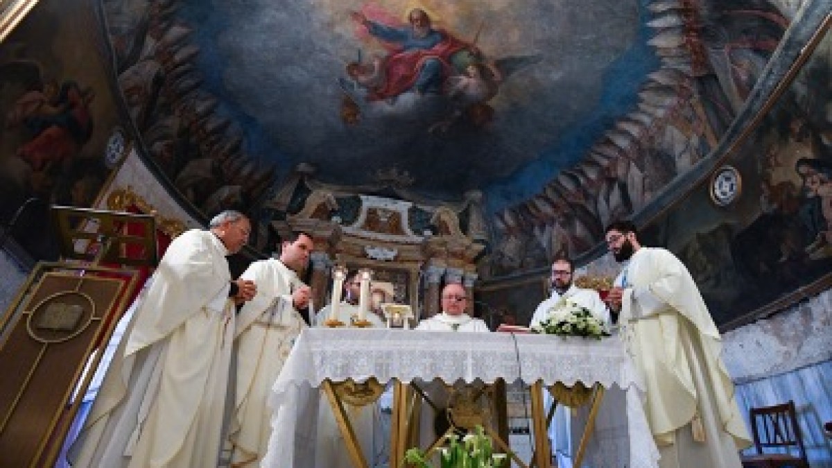 Mass1.jpg
