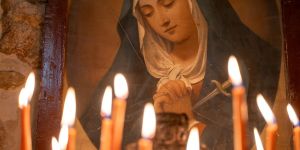 Ave Regina Caelorum: Conoce y reza la antífona
