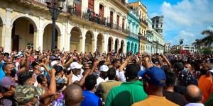 Cuba es viral: Las calles son un hervidero y hasta un sacerdote fue detenido