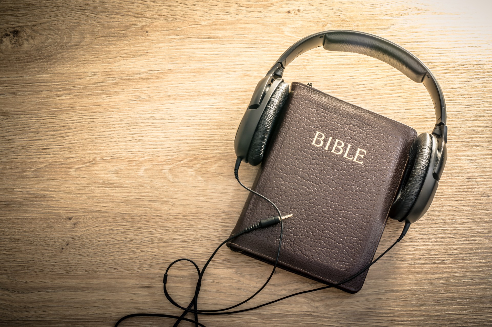 Bible-headphones-listen-shutterstock_222869542.jpg
