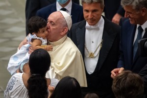 Papa Francisco: ¿Vivimos bajo el miedo de la Ley o en el amor?