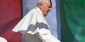 Hungría: el Papa va donde soplan «los vientos helados de la guerra»