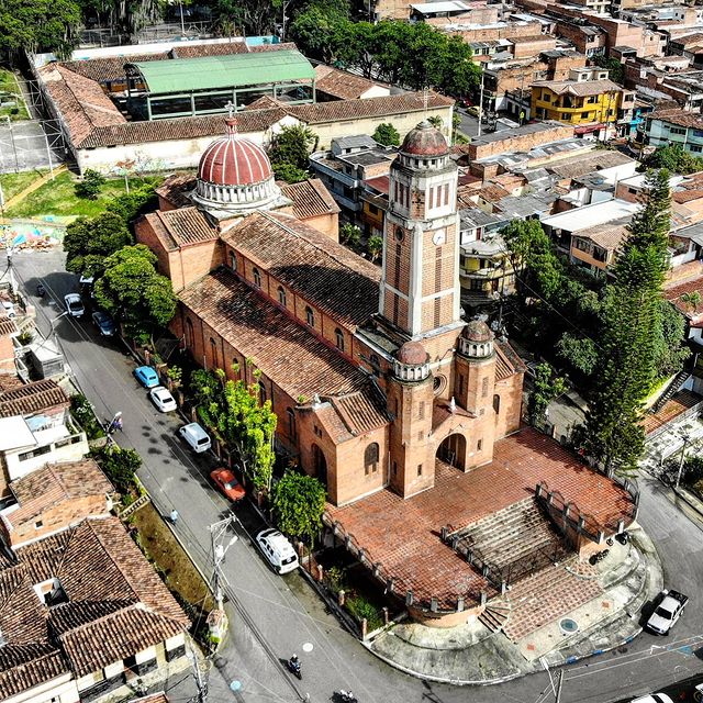 SANTY-DRONE-COLOMBIA-CHURCH-03-@santydronechurches.jpg