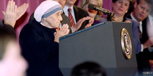 Cuando Madre Teresa se atrevió a decirle a Clinton que el aborto es un asesinato