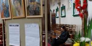 Francia: Católicos ayudan a los inmigrantes varados en Calais