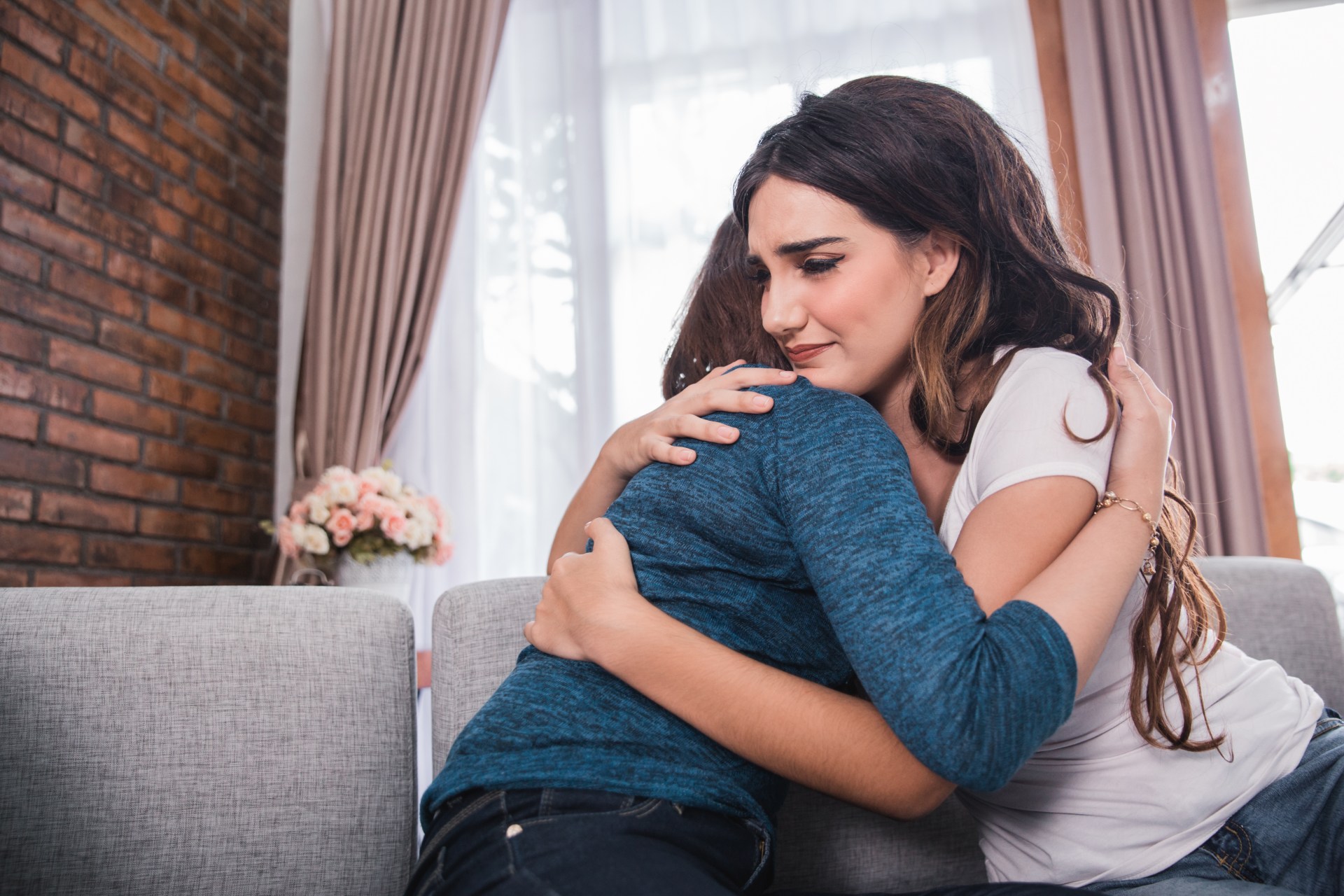 HUG