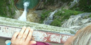 4 horas en un puente para evitar el suicidio de una madre de 3 hijos