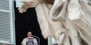 La oración mantiene encendida la lámpara del corazón