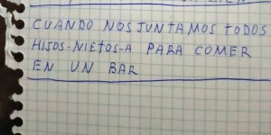 Un abuelo hace una emocionante lista de las 10 cosas que le hacen feliz