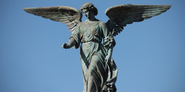 Las estatuas más bellas de ángeles y «casi ángeles» en el mundo