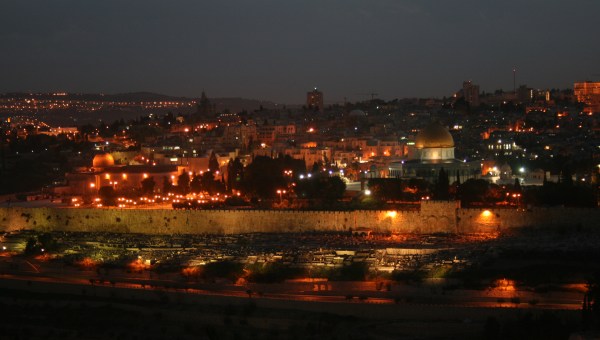 IWONA FLISIKOWSKA, ZIEMIA ŚWIĘTA