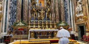 El Papa: Alerta sobre colonizaciones ideológicas que niegan la Navidad