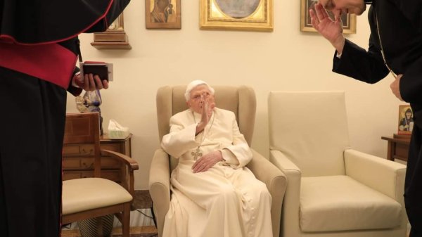 PAPIEŻ BENEDYKT XVI