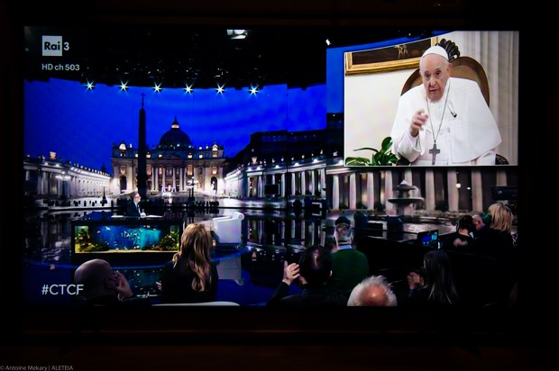 POPE FRANCIS CHE TEMPO CHE FA