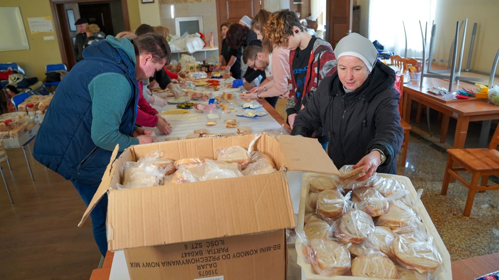 Polands-border-aid-torefugeesfrom-Ukraine_Credit-Caritas-Polska