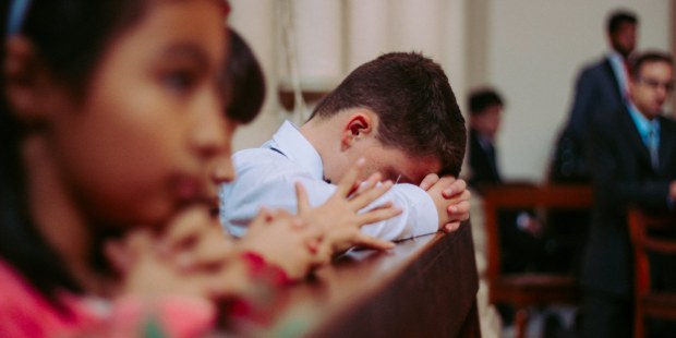 Gestos litúrgicos para enseñar a los niños